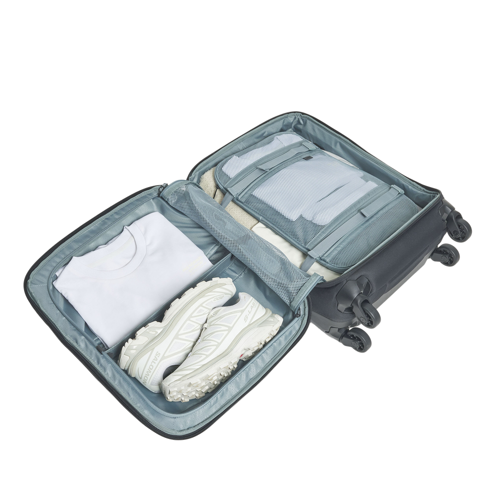 Thule Subterra 2 carry-on spinner dark slate