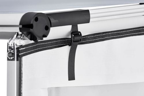 Thule OutLand rain blocker attachment