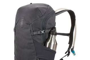 Thule AllTrail X 15L water bottle pockets
