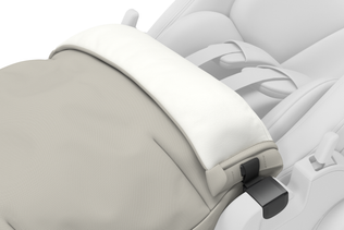 Thule Element infant car seat boot cover feature - Wrapped in comfort from day one