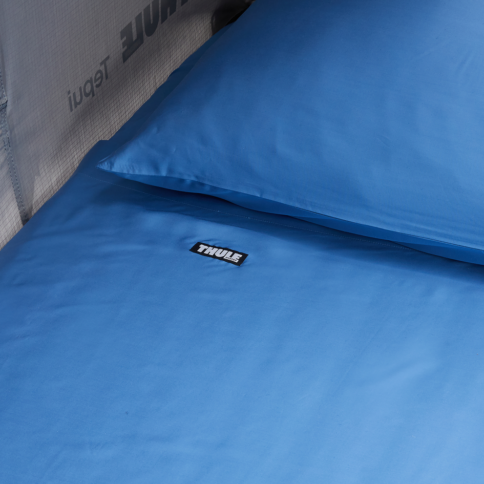Thule Low-Pro 2 and Thule Ayer Bedding 2-person sheets bedding blue
