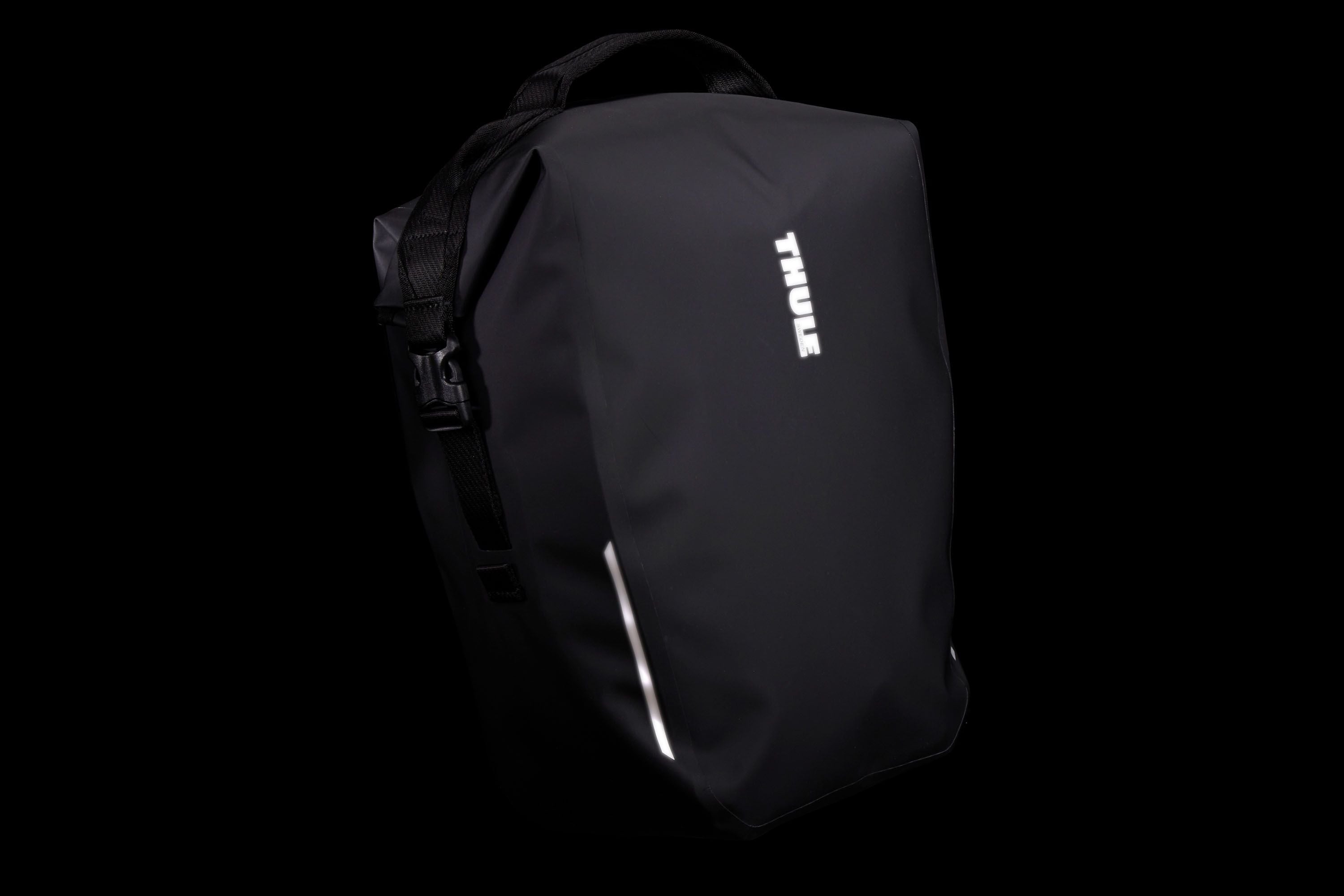 Thule Shield pannier with InLock 22L black
