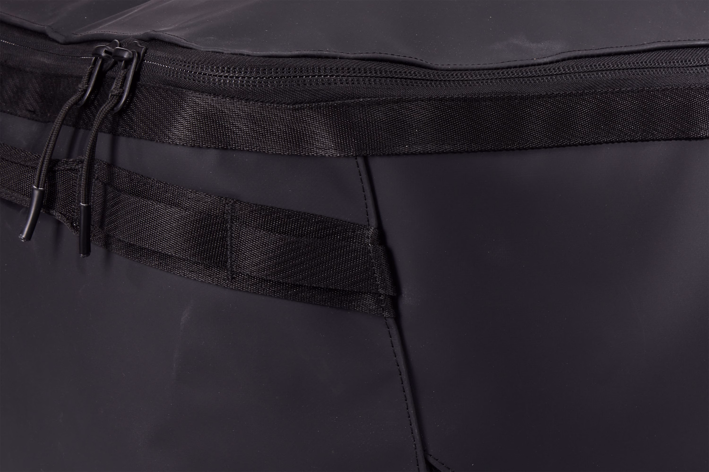 Thule Chasm gear haulers 80L black