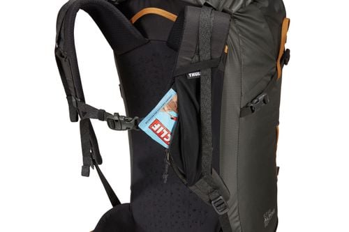 Thule Stir 40L 3204502 quick access pocket