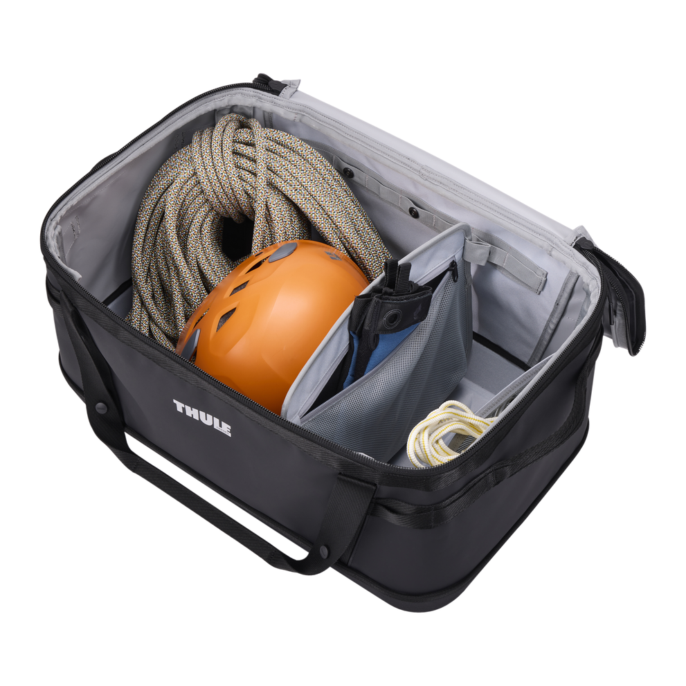 Thule Chasm gear hauler 55L black