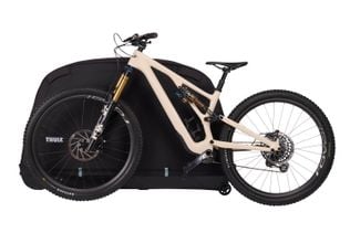 Thule RoundTrip MTB bike case feature