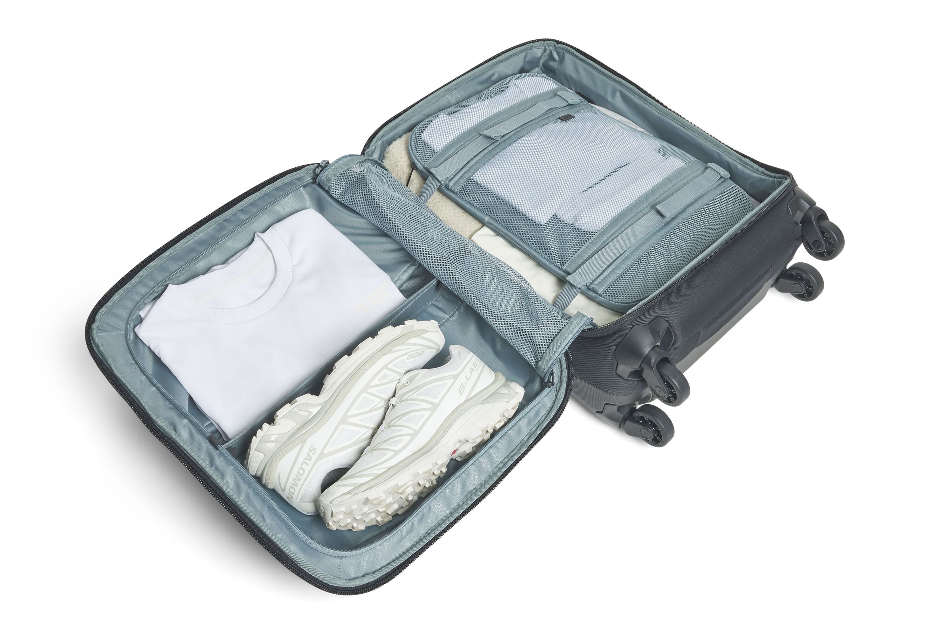 Thule Subterra 2 carry on spinner dark slate