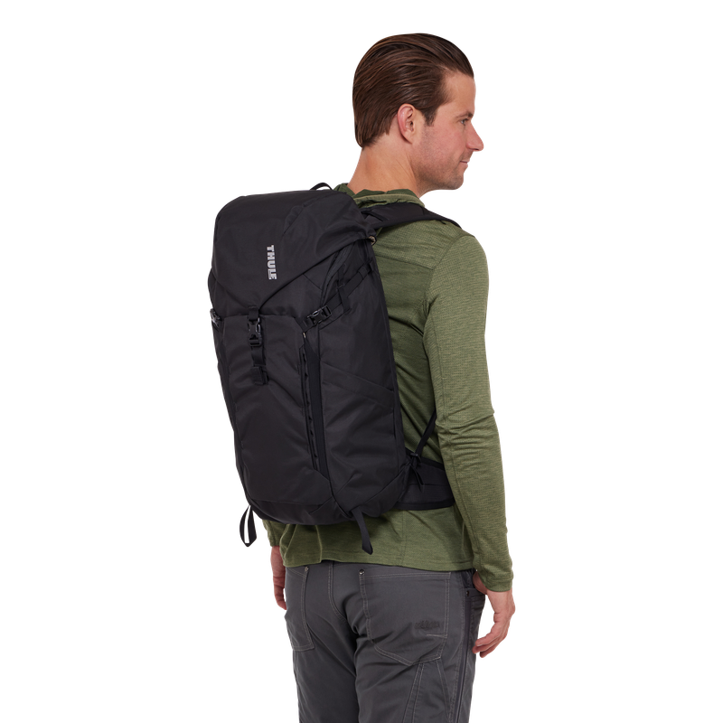 Thule AllTrail 25L daypack with rain cover black