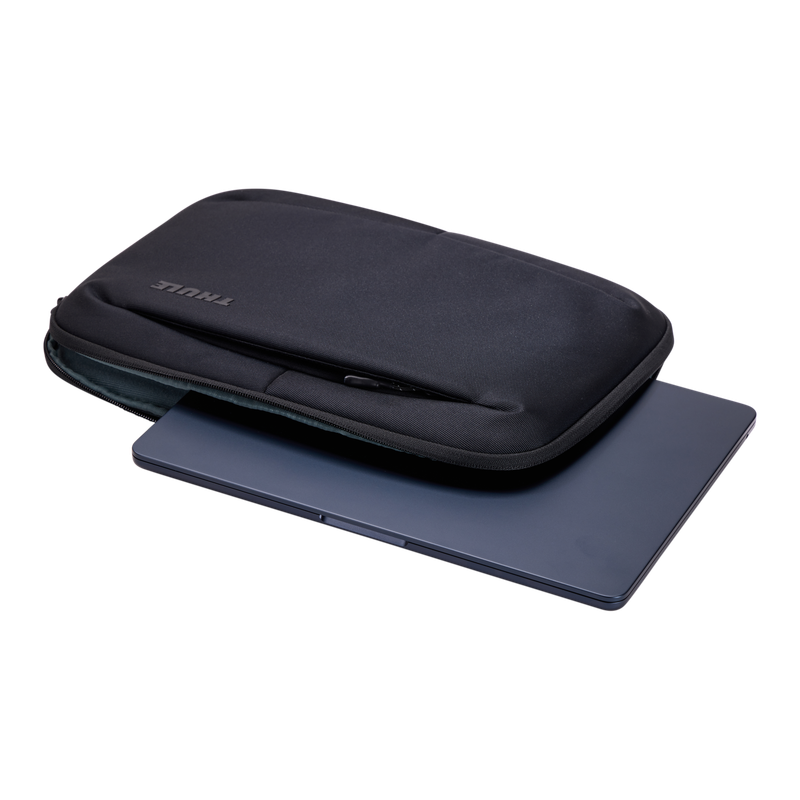 Thule Subterra 2 MacBook sleeve