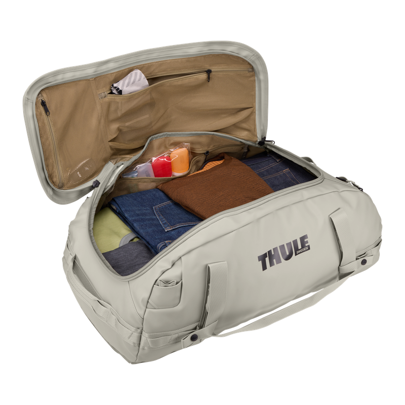 Thule Chasm 70L duffel bag soft sand