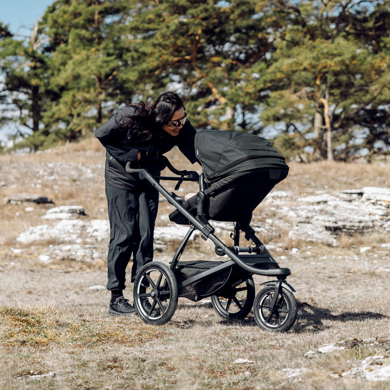 Thule Urban Glide reversible seat lifestyle