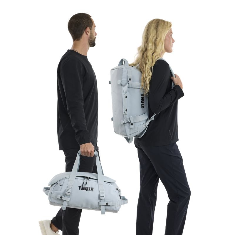 Thule Chasm 30L duffel bag soft blue