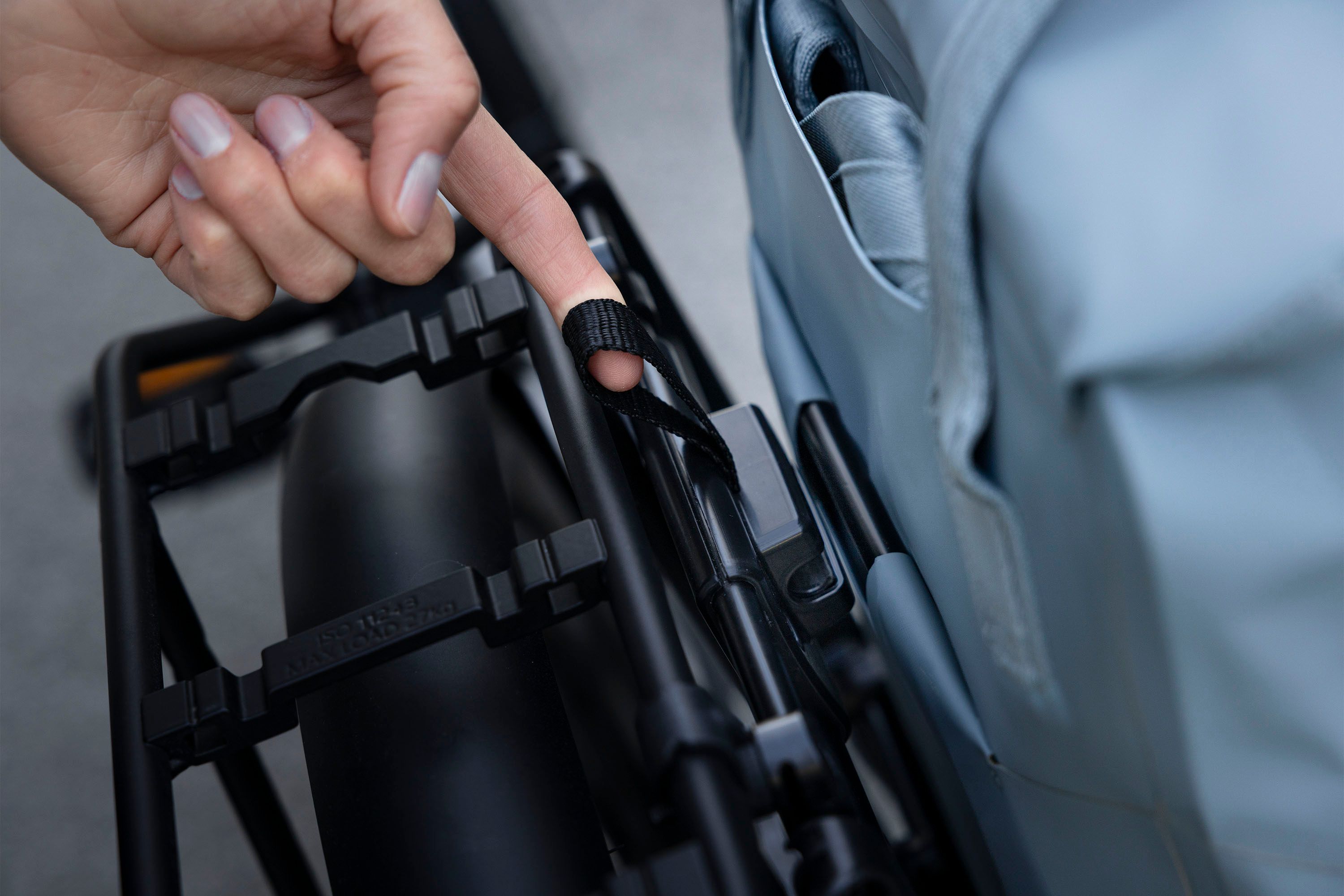 Thule InLock universal panel black