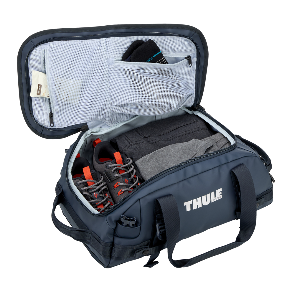 Thule Chasm 30L duffel bag darkest blue
