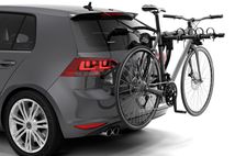 Thule Gateway Pro 3 900700 on car with bikes