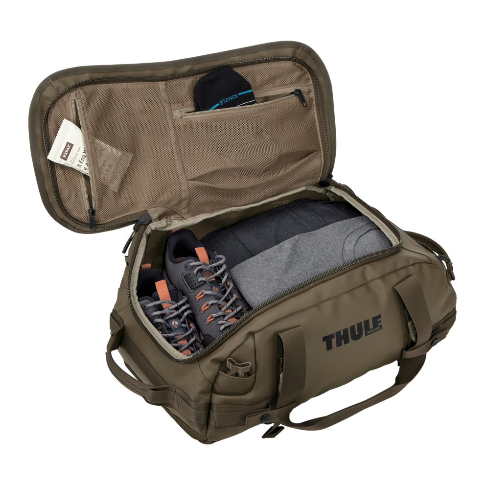 Thule Chasm 30L duffel bag deep khaki