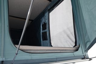 Thule Widesky side door rainfly dark slate feature