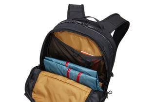 Thule Paramount Commuter Backpack 27L 3204731 storage space