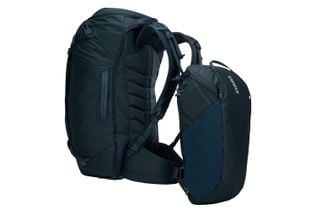 Thule Landmark 70L feature