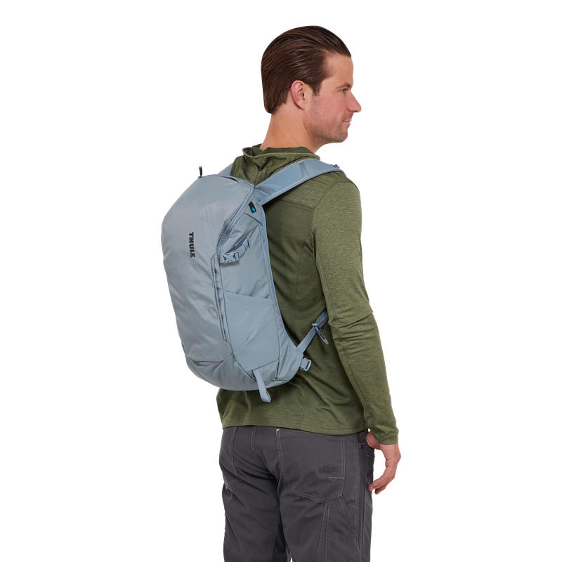 Thule AllTrail 18L daypack with rain cover Pond gray