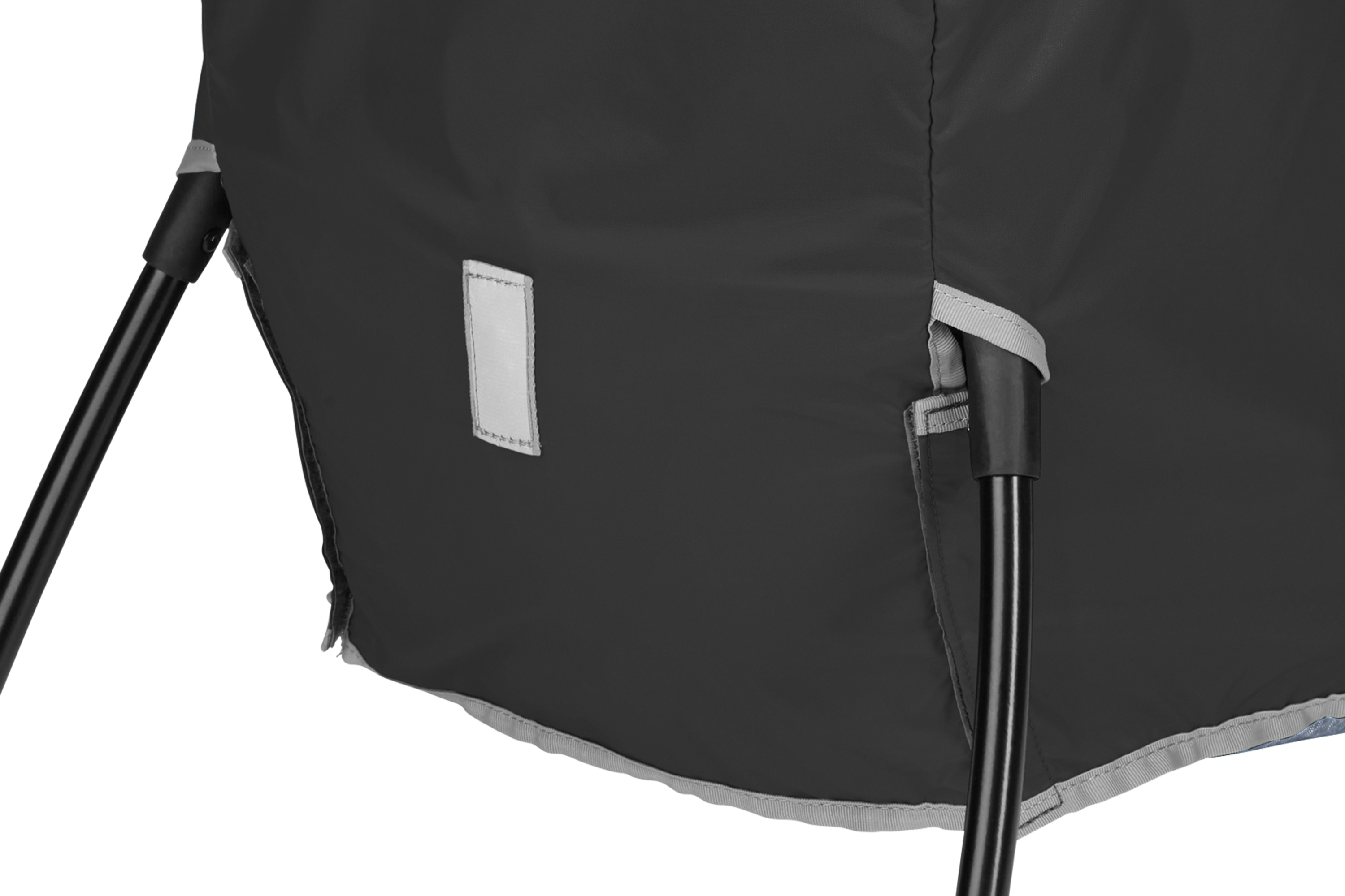 Thule Spring rain cover Feature - Added visibility after dark