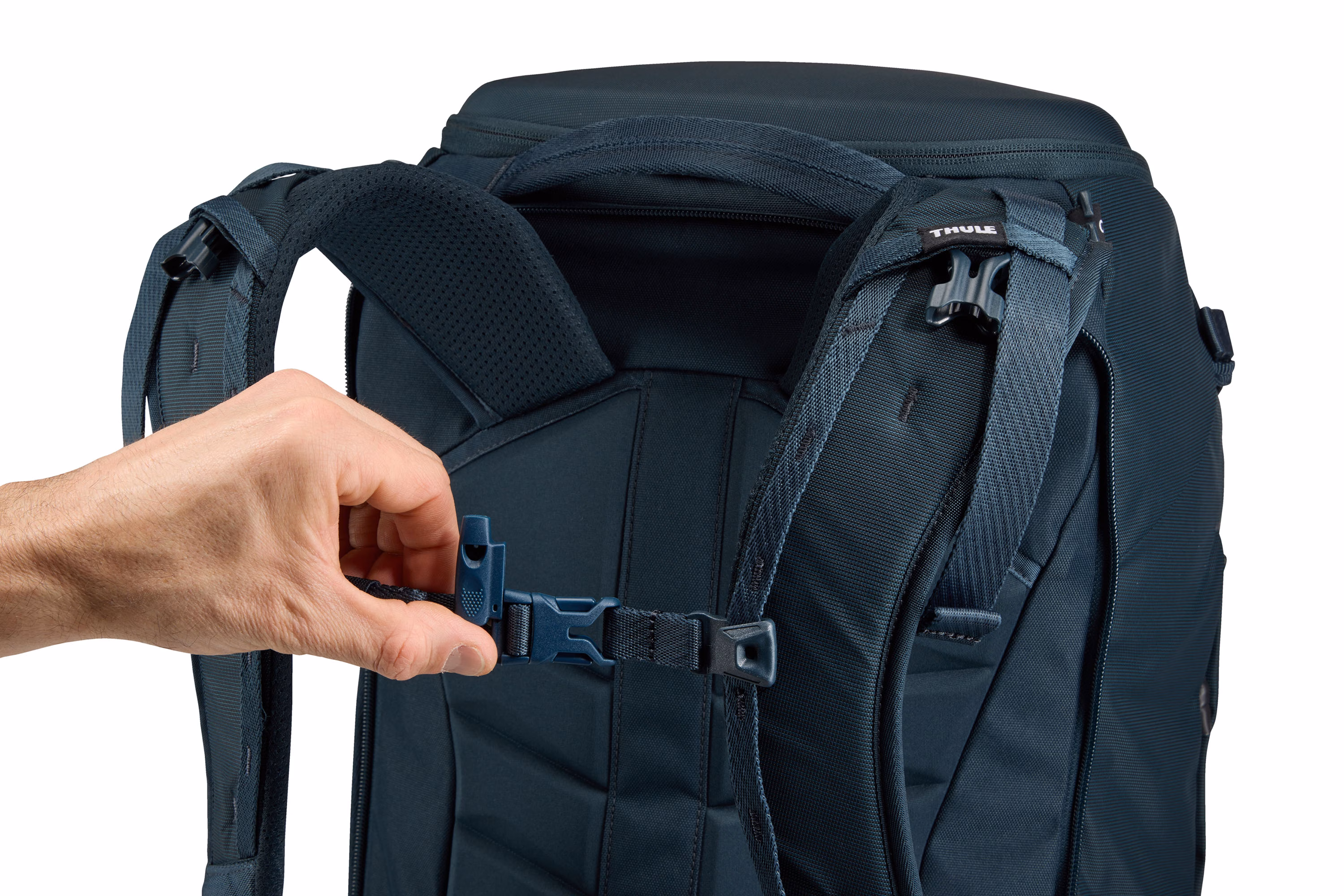 Thule Landmark 70L feature