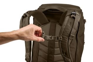 Thule Landmark 70L feature