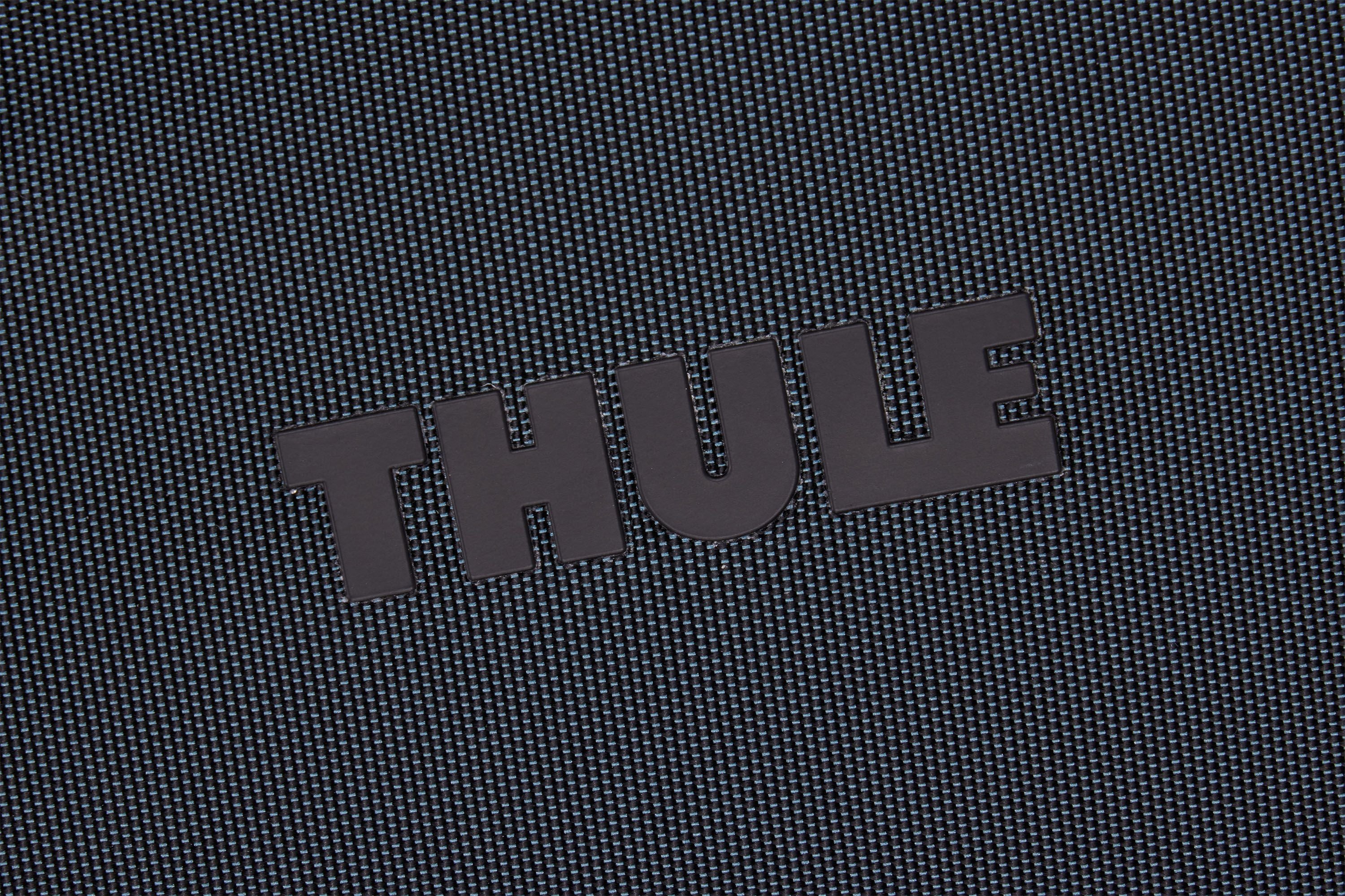 Thule Subterra 2 widebody carry on spinner TSA lock dark slate