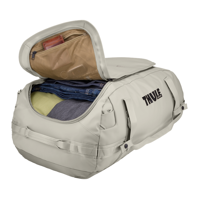 Thule Chasm 70L duffel bag soft sand