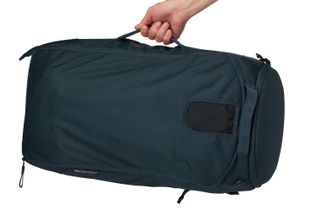 Thule Landmark 70L feature