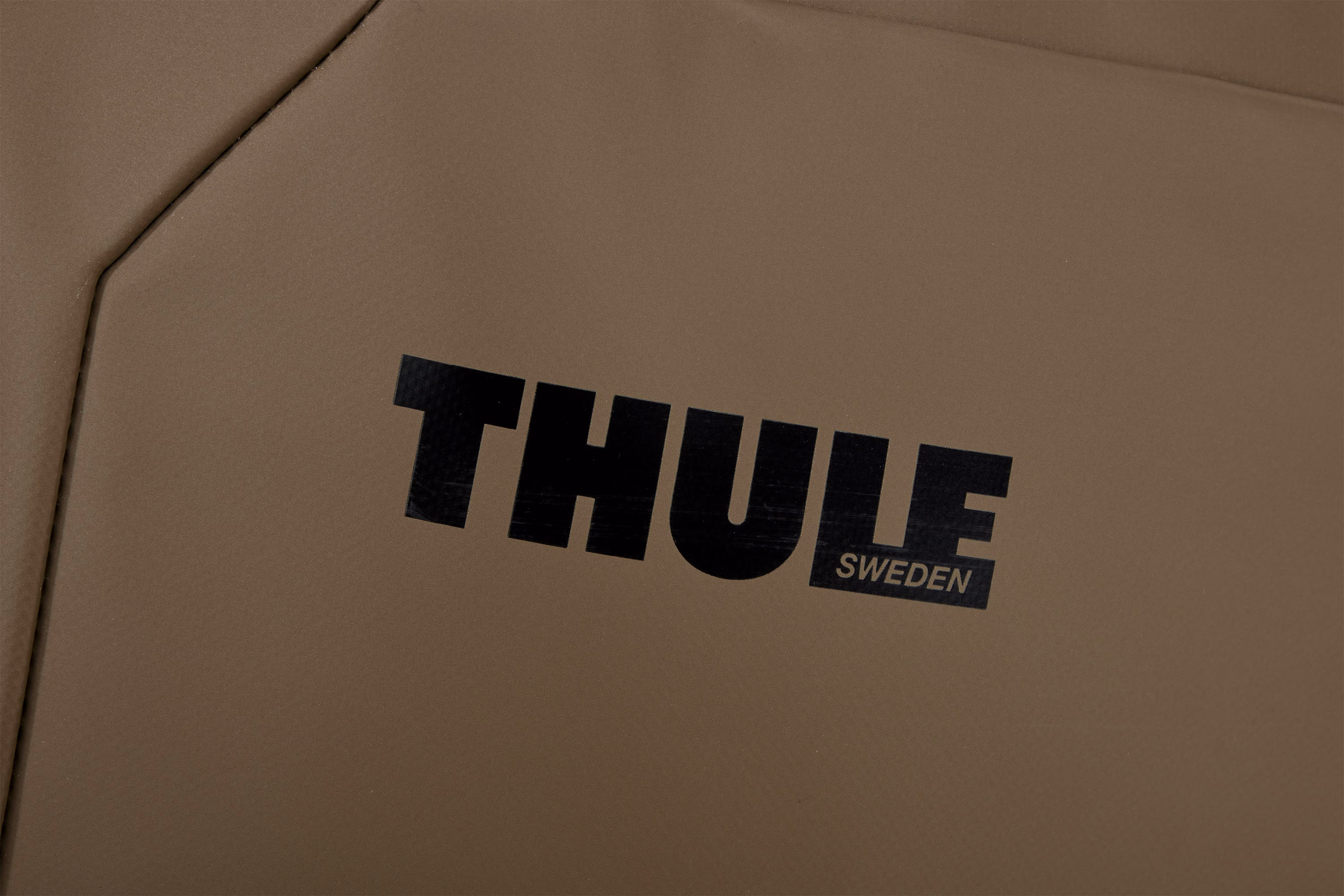 Thule Chasm carry on deep khaki
