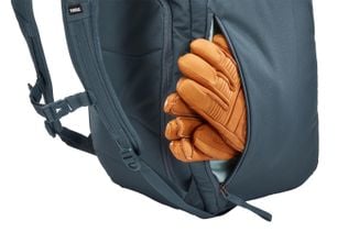 Thule RoundTrip Boot Backpacck 45L 3204356 side pocket