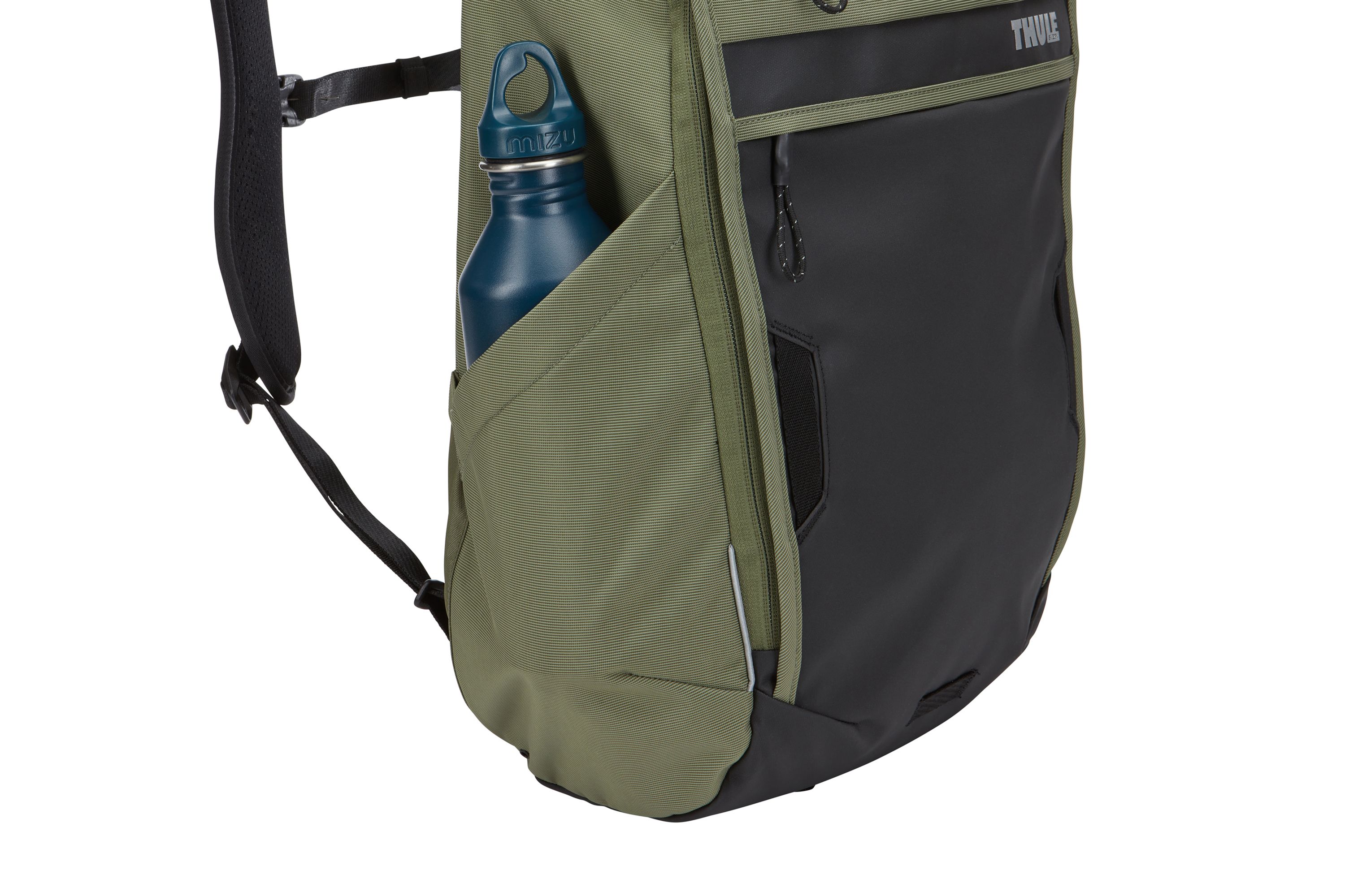 Thule Paramount Commuter Backpack 18L 3204730 large side pocket