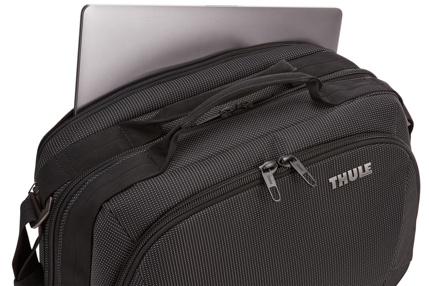 thule crossover 2 boarding bag