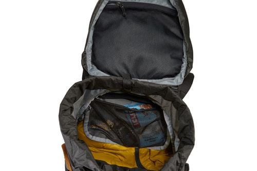 Thule Stir 40L 3204502 zipped mesh pocket