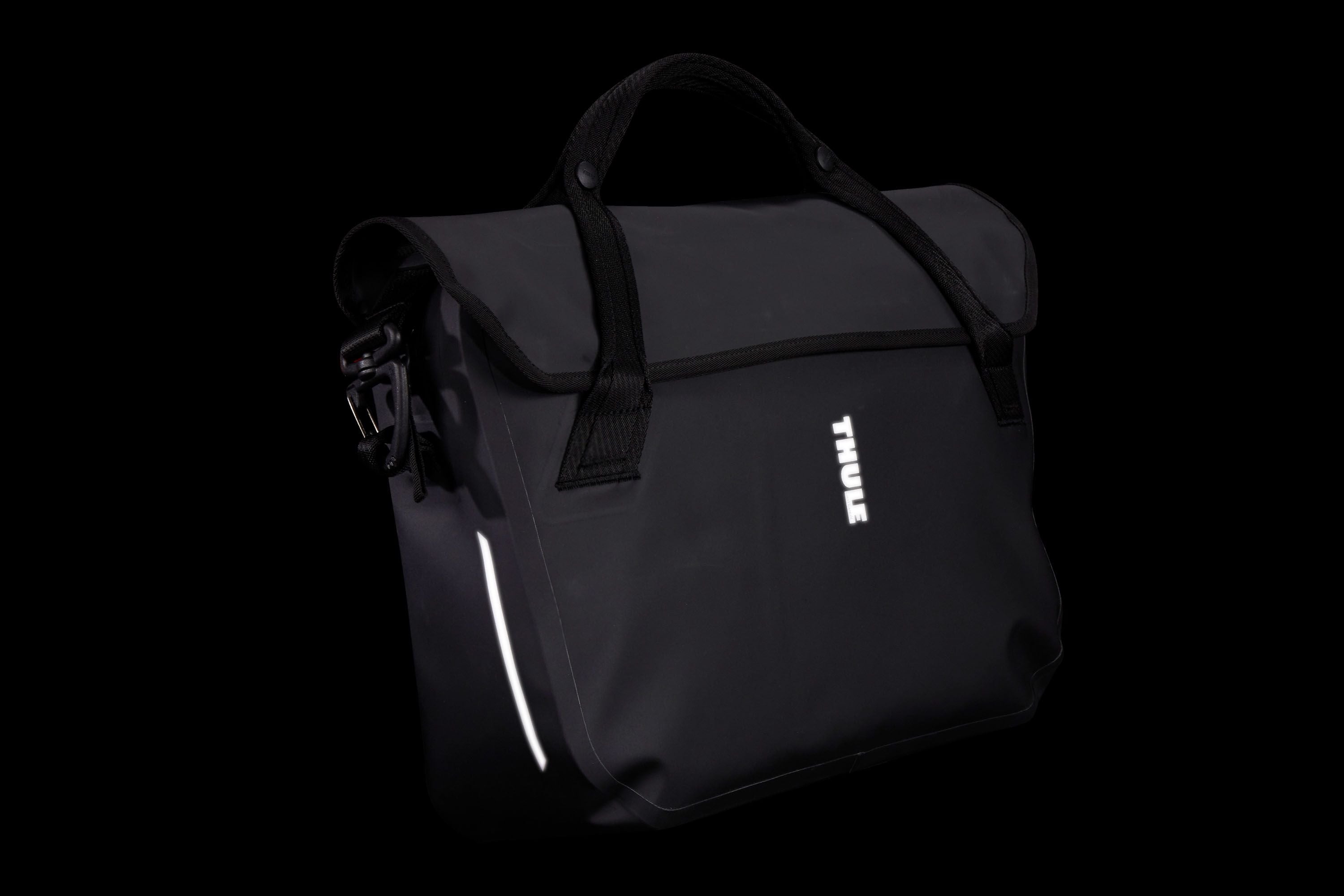 Thule Shield attache with InLock 16" black