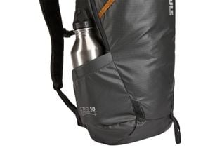 Thule Stir 18L expandable side pocket