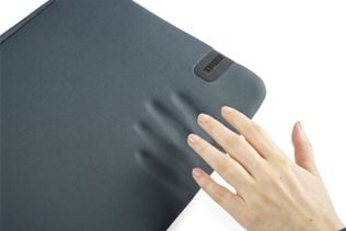Thule Koya sleeve MacBook Pro 14" darkest blue