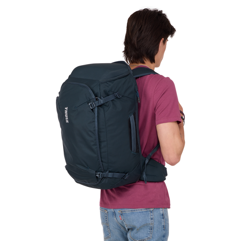 Thule Landmark 40L travel pack darkest blue