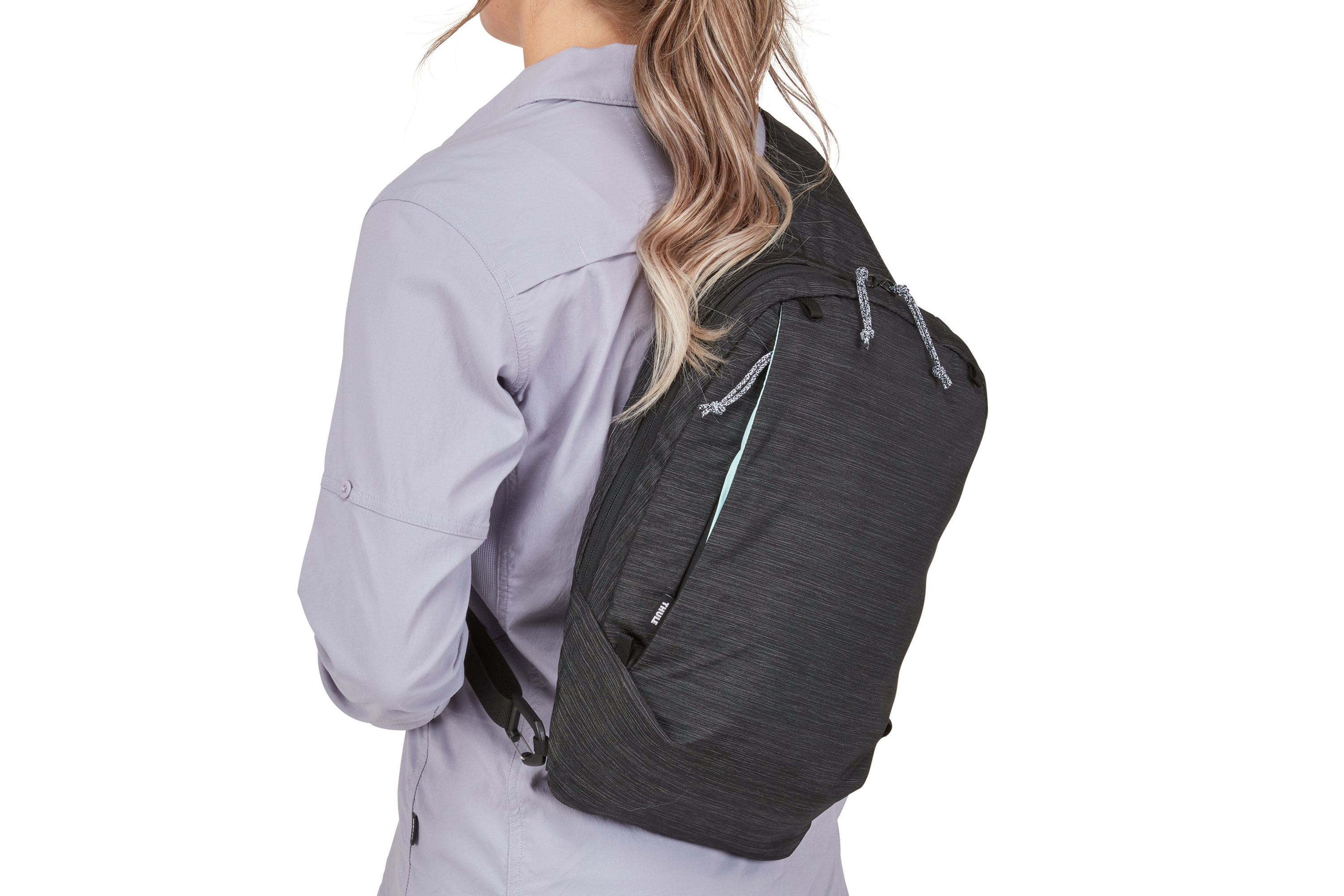 Thule Sapling sling pack Feature - Stand alone