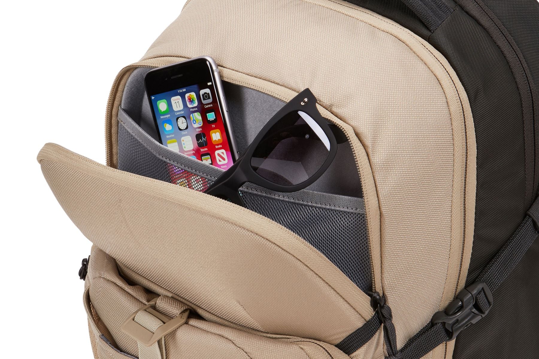 thule narrator backpack