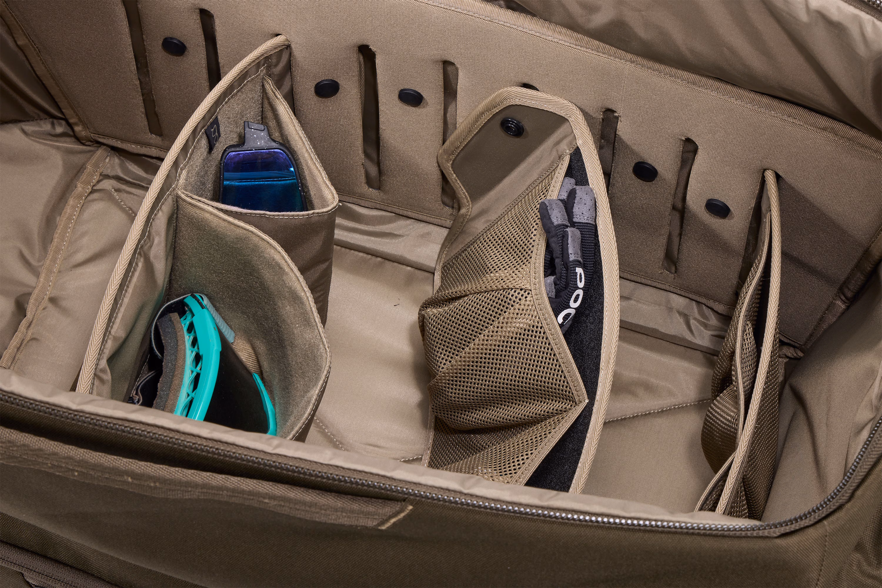 Thule RoundTrip MTB duffel 70L deep khaki