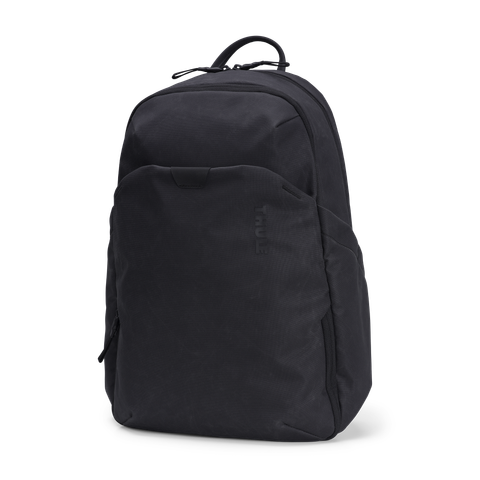 11200361_Thule_Aion_changing_backpack_01