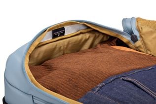 Thule Chasm carry on pond gray
