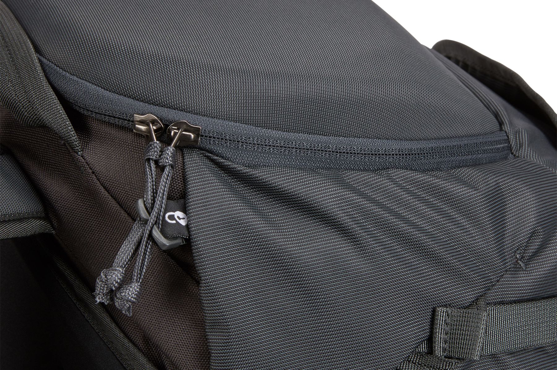 thule landmark backpack