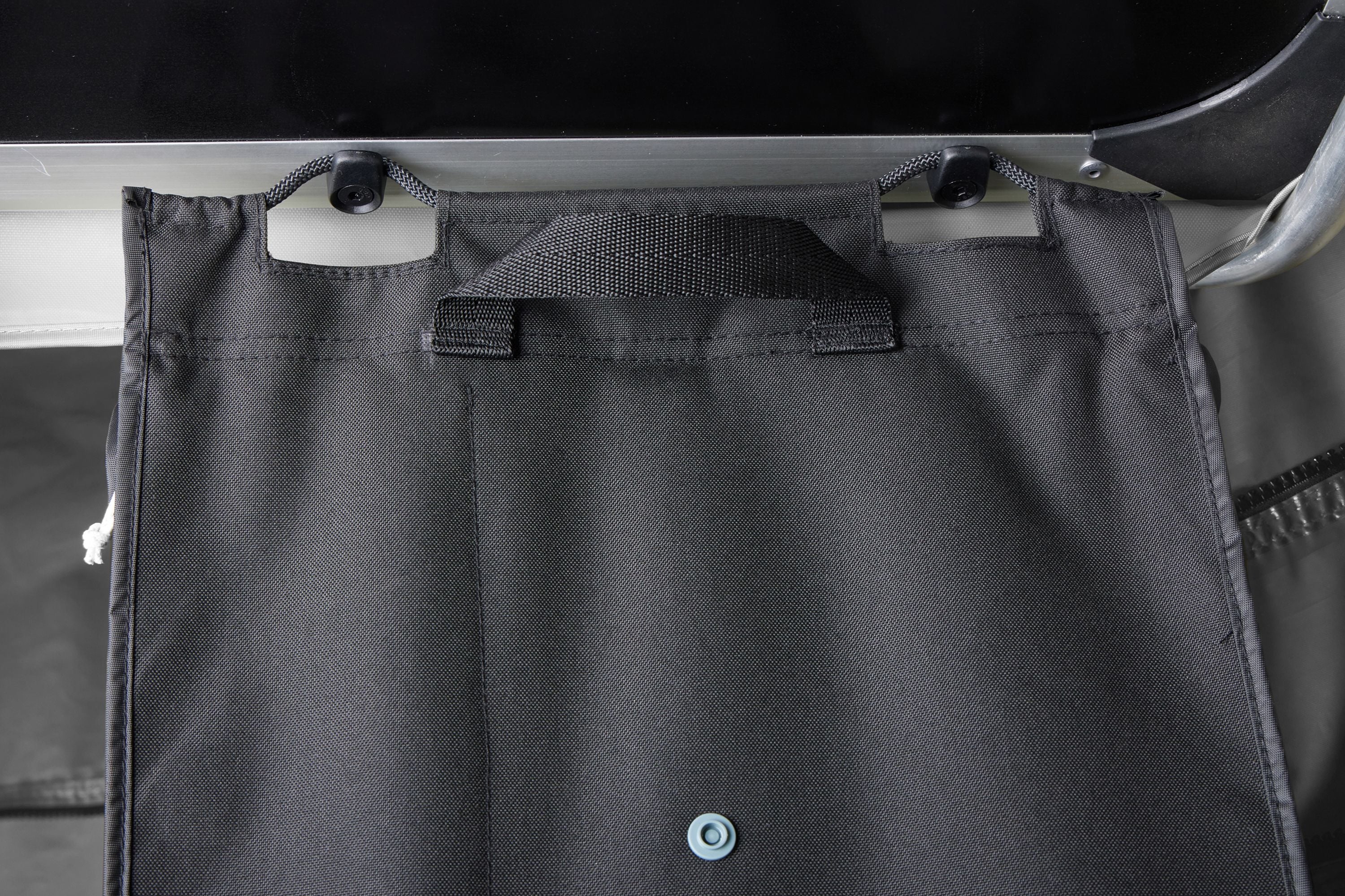 Thule Approach 2 feature ashland gray