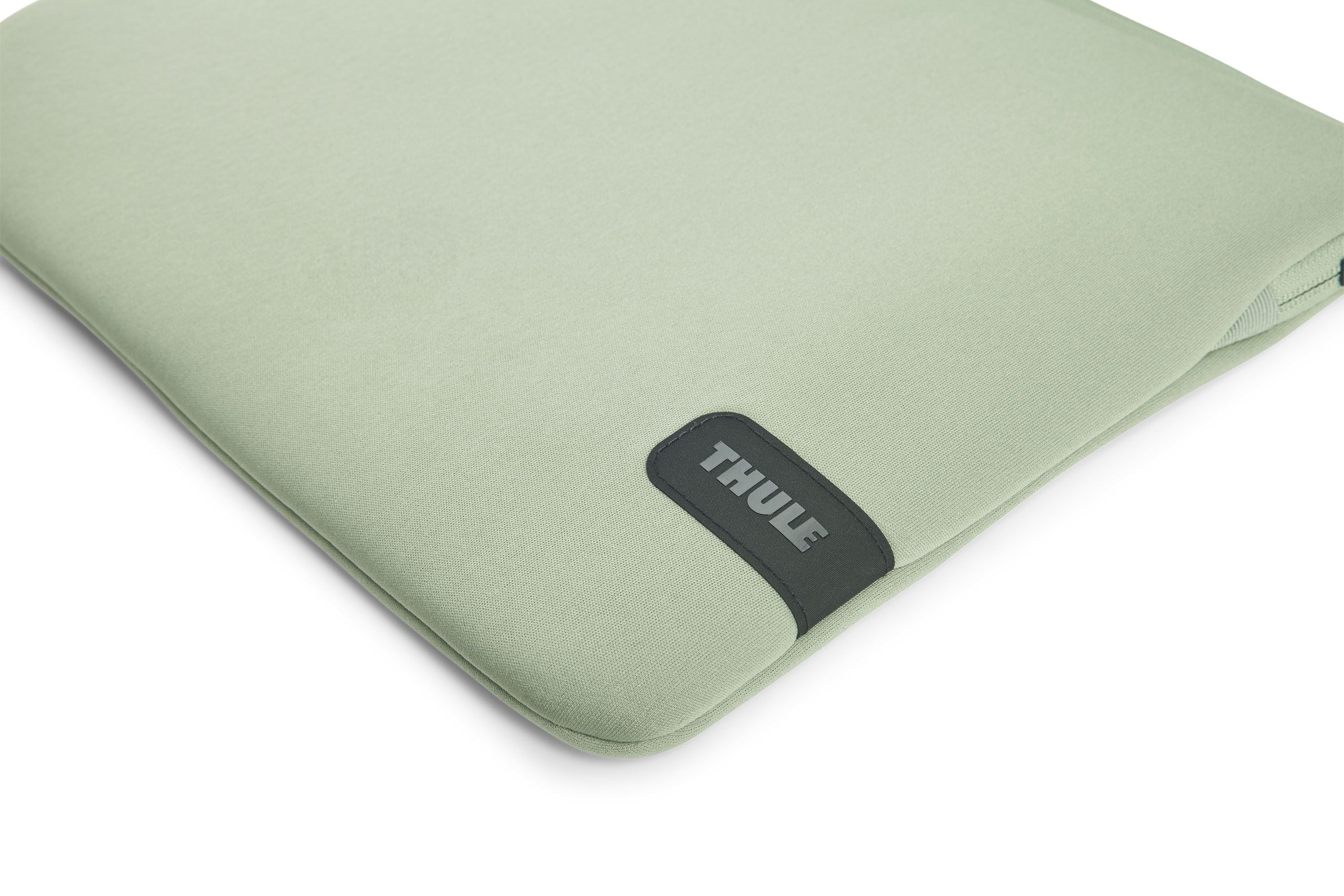 Thule Koya sleeve MacBook Pro 14" light green