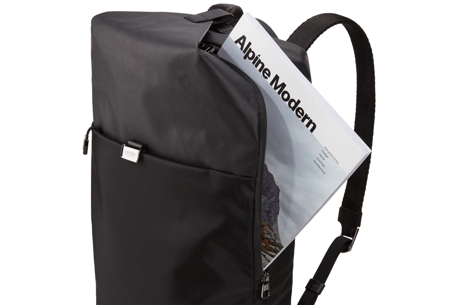 Side zippered entry point of Thule Spira Backpack