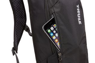 Thule UpTake 4L exterior zippered pocket