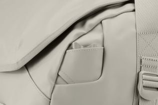 Thule Chasm 70L duffel soft sand